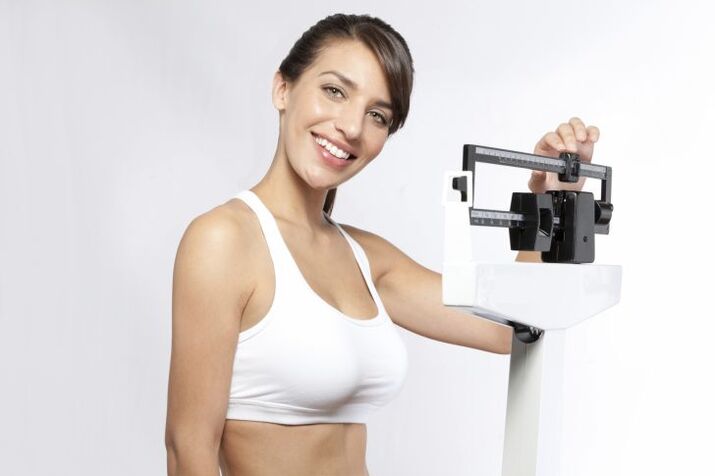 اندازه گیری وزن در طول رژیم نوشیدنی