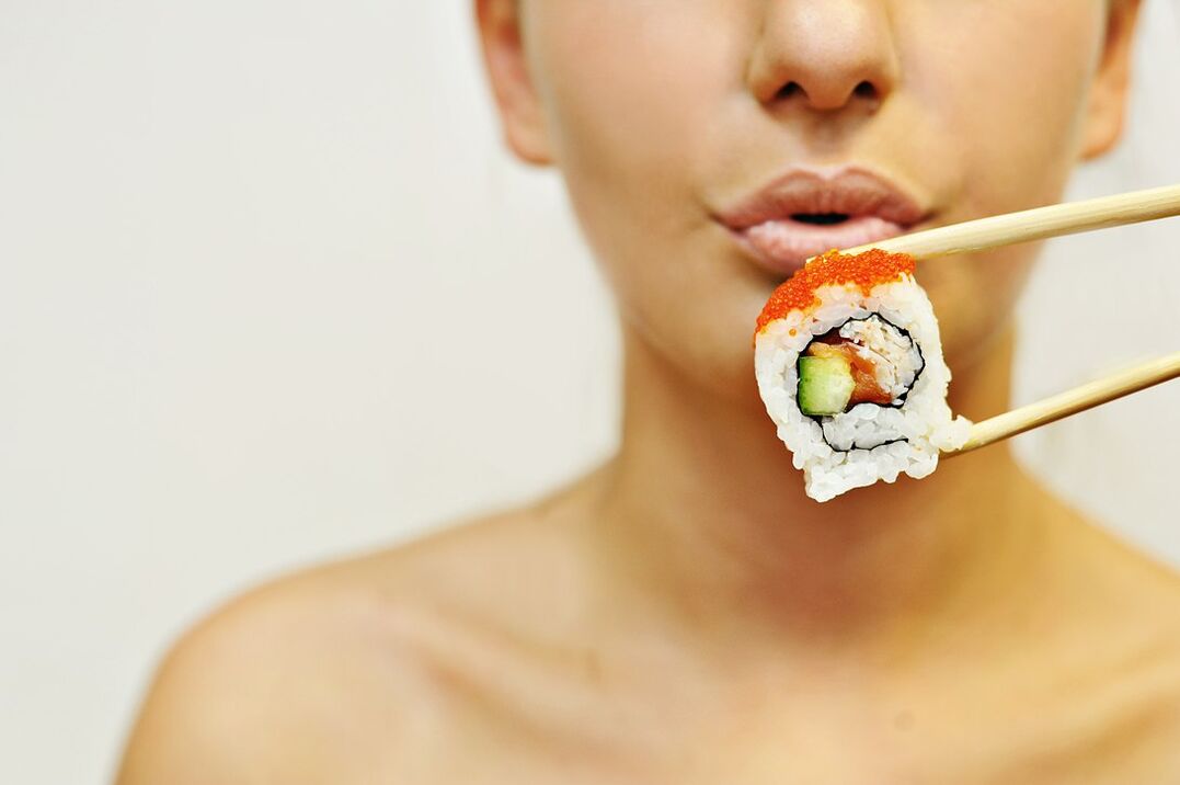 خوردن سوشی در رژیم غذایی ژاپنی